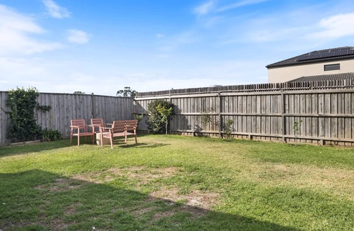 Tarneit House | Garden Retreat 4-Bed House in Tarneit