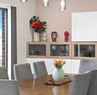 Tarneit House | Garden Retreat 4-Bed House in Tarneit