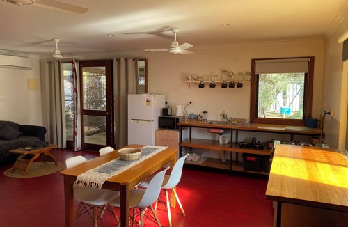 East Side Apartment | Garden retreat guesthouse in Alice Springs