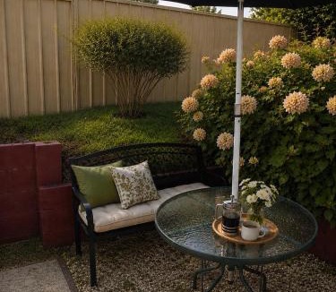 Wentworth Falls House | Garden Studio with Private Patio
