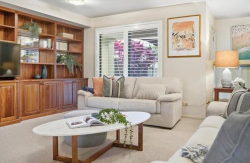 Coffs Harbour House | Garden Villa at Diggers - Walk to Restaurant and Beach