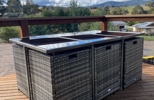 Merrijig Apartment | Gateway to Mt Buller · Stylish Alpine Apartment in the Heart of the High Country