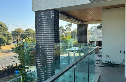 North Shore Villa | Geelong Beach King House