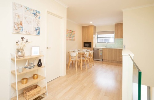 North Batemans Bay Apartment | Generous 2-Bed Townhouse With A Private Balcony