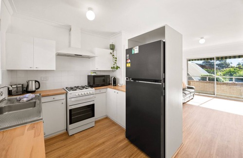 Mosman Park Apartment | Georgie’s Simple Base – Mosman Park