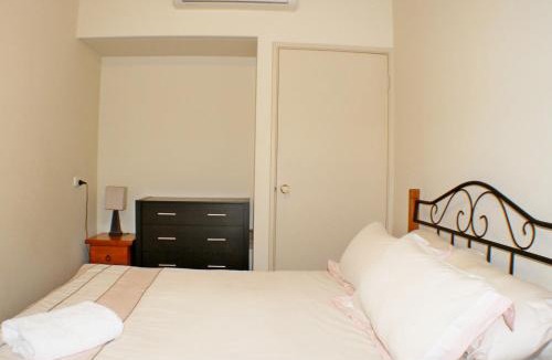 Wonthella House | Geraldton Luxury Retreat 2 with free Streaming