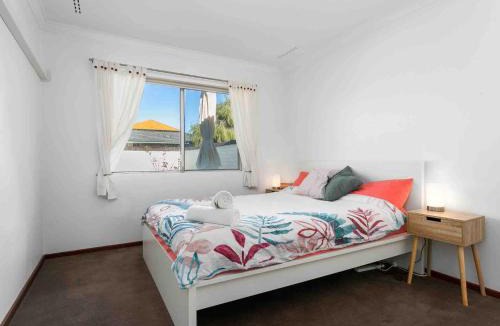 Bicton Apartment | Getaway Villa 2BR, Sleeps 4, Near Beach