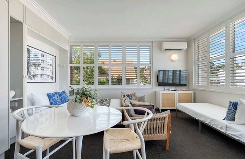 Neutral Bay Apartment | Getawayz NSW - Bay Court II -Spacious Waterside Studio next to Hayes Beach, Cafes & Ferry!