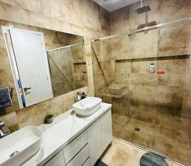 Plumpton House | Ghani Holiday Home in Melbourne West