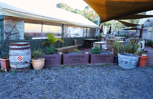 Gisborne House | Gisborne Peak BlueGum Guest House