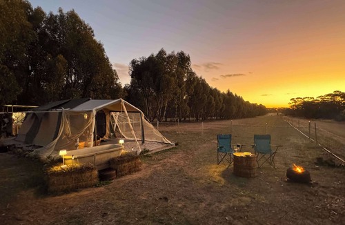 North Kukerin RV Rental | Glamping off-grid just over 3 hours from Perth & Bunbury on the way to Esperance