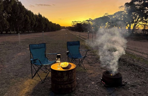 North Kukerin RV Rental | Glamping off-grid just over 3 hours from Perth & Bunbury on the way to Esperance