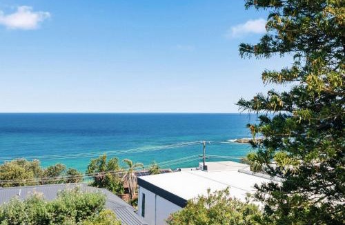 Forresters Beach House | Glass House Escape at Forresters