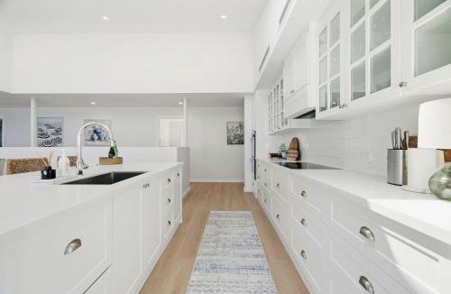 Forresters Beach House | Glass House Escape at Forresters