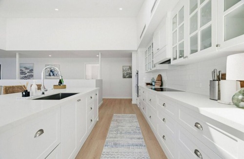 Forresters Beach House | Glass House Retreat at Forresters