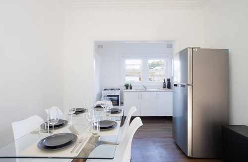 Glebe House | Glebe Garden House: Pet-Friendly, Parking & BBQ!