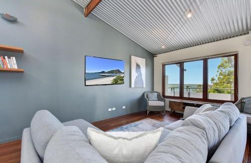 Nelson Bay House | Gloucester Retreat A, 23A Gloucester St - Pet Friendly, WiFi, Linen and Bed Making