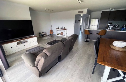 Biggera Waters Apartment | Gold Coast 5 min walking to the beach in a Complex Resort