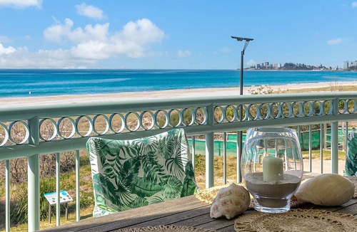 Bilinga Apartment | Golden Sea 10 - Absolute Beachfront Bilinga