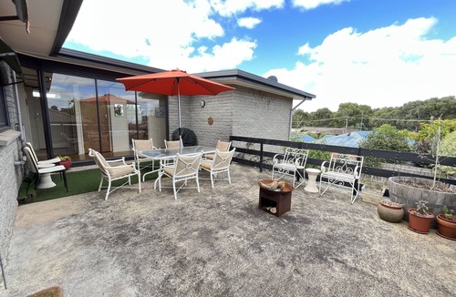 Mount Clear House | Goldfields Groovy 70's Getaway