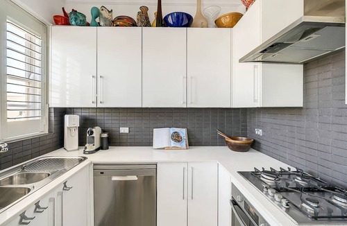 Woollahra Apartment | Goldie Grand An Art Deco Gem at Centennial Park