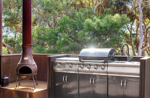 Fingal House | Golf Course Retreat - 5 Min to Hot Springs & Beach