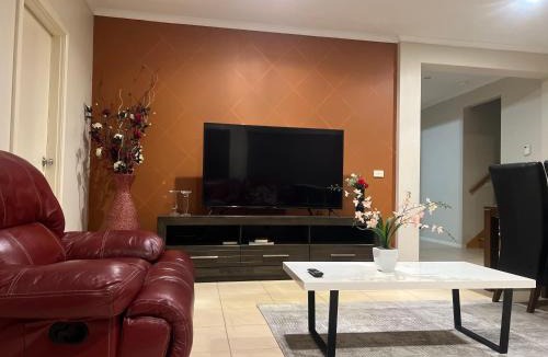 Craigieburn House | Golf View Charm