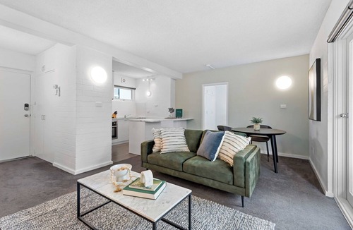 Parkville Apartment | Gorgeous 1-Bed Apartment near Melbourne Uni