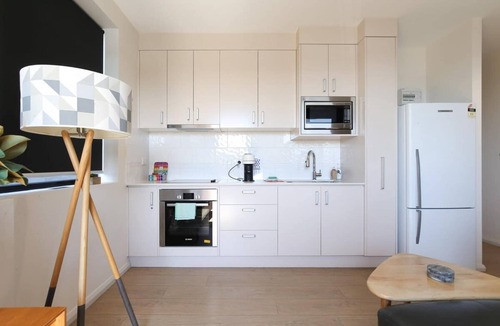 Batemans Bay Apartment | Gorgeous 2-Bed Apartment By Shops