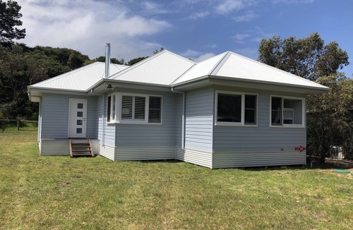 Venus Bay House | Gorgeous beach house located near shops & beach No 1. Free WiFi. Fully fenced.