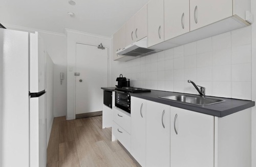Manly Apartment | Gorgeous Central Studio with Rooftop Pool & Gym