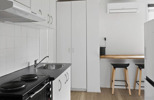 Manly Apartment | Gorgeous Central Studio with Rooftop Pool & Gym