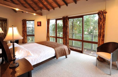 Kalorama Cabin | Gorgeous Octagonal Tree House Rental for a Unique Dandenong Ranges Accommodation near Melbourne