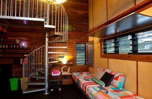Austinville Cabin | Gorgeous Queensland Tree House with Great Views Perfect for Glamping, Gold Coast