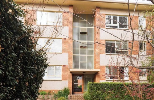 Campbell Apartment | Gorgeous studio apartment next to Campbell shops in the heart of Inner North CBR