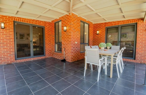 Wagga Wagga House | Gormly Grove Cottage - Modern Comfort, Near CBD