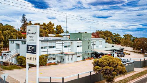 Parkes Hotel | Gracelands Parkes