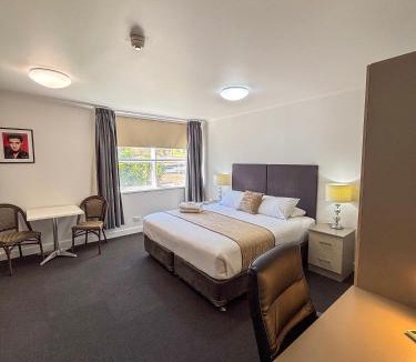 Parkes Hotel | Gracelands Parkes