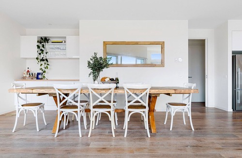 Portsea House | Grand Coastal Home with Tennis Court