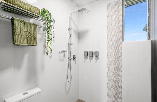 Wyong Hotel | Grand Hotel and Studios