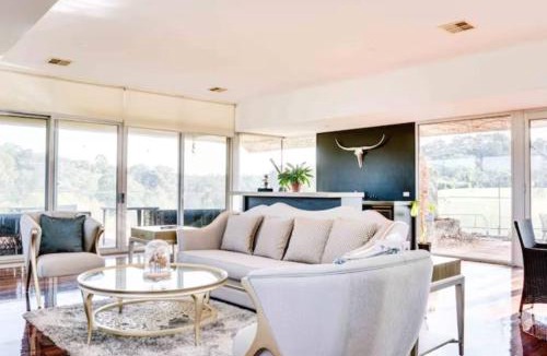 Wonga Park House | Grand Leisure Estate in Yarra Valley