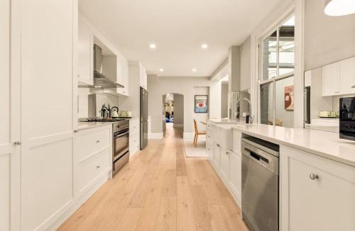 Potts Point Apartment | Grand Victorian Terrace Near Sydney Harbour