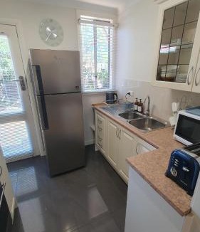 Glenroy Apartment | Grandview Garden Studio