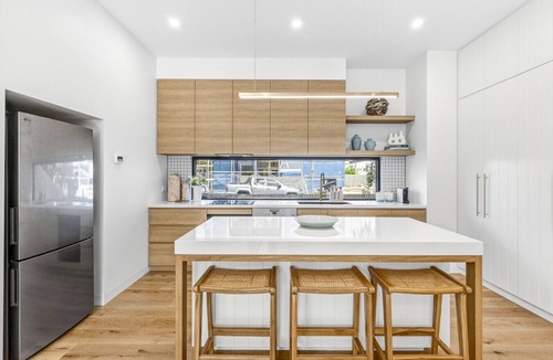 Barwon Heads House | Grandview Luxe Barwon Heads; sleeping 6, Central, Brand New, Beaches, Golf, Central