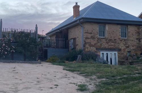 Yandoit Hills House | Granny's Cottage
