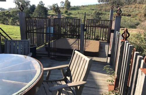 Yandoit Hills House | Granny's Cottage