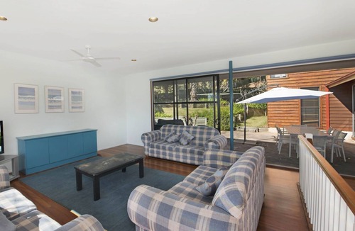 Avoca Beach House | Great For 2 Families - Close to the Beach