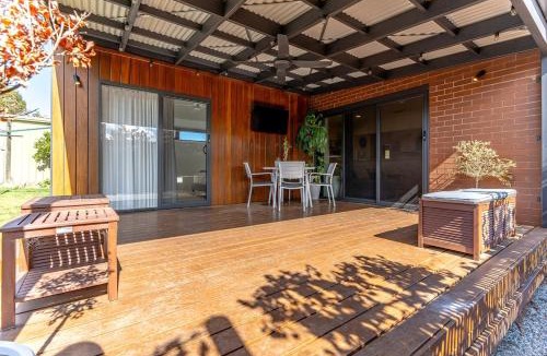 Strathdale House | Great for groups, sleeps 11, pet friendly, CBD 4km