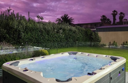 Goolwa Beach House | Great Ness Beach House - heated spa, linen included, modern single story home