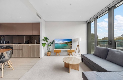 Zetland Apartment | Green Square 2BR | Station, Woolworths + Parking